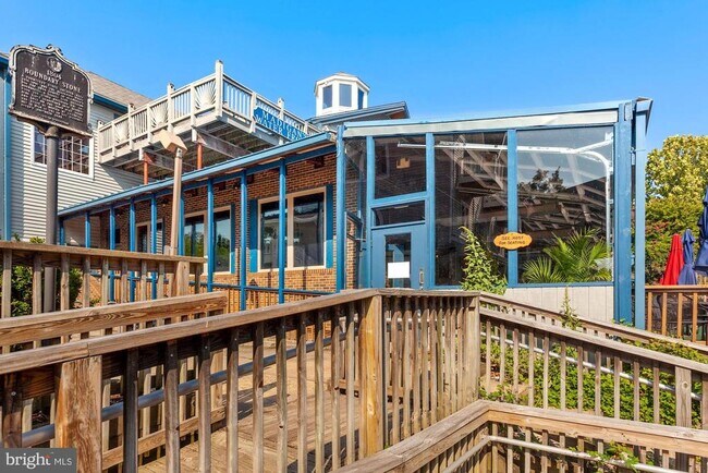 Building Photo - 1541 Colonial Dr
