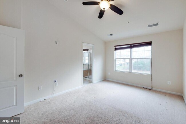 Building Photo - 2939 Sedgemore Pl