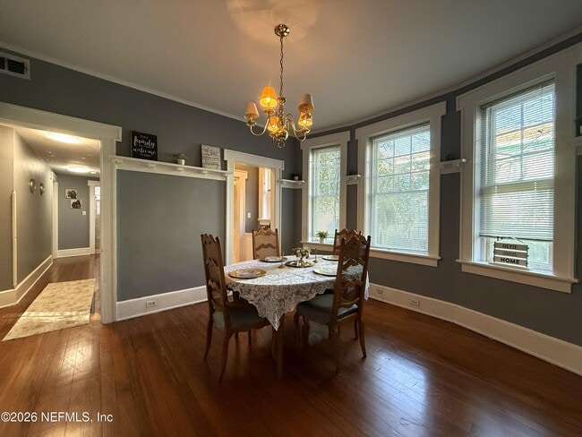 Building Photo - 146 W 6th St