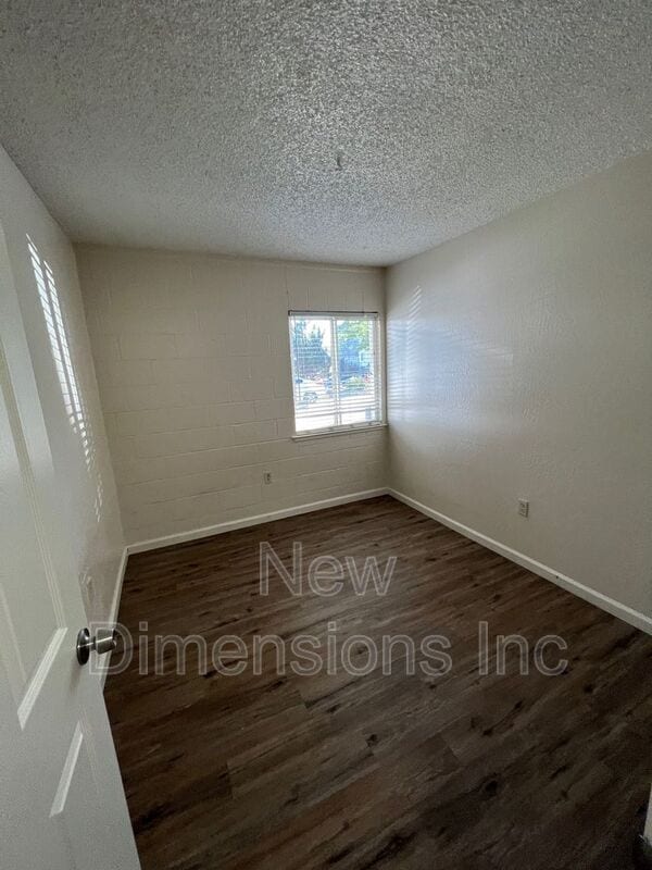 Building Photo - 190 Griswold Way