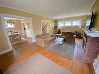 Building Photo - 1611 Maple Rd
