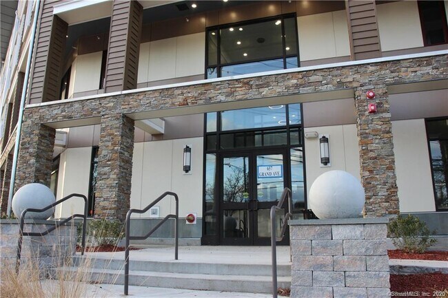 Building Photo - 657 Grand Ave