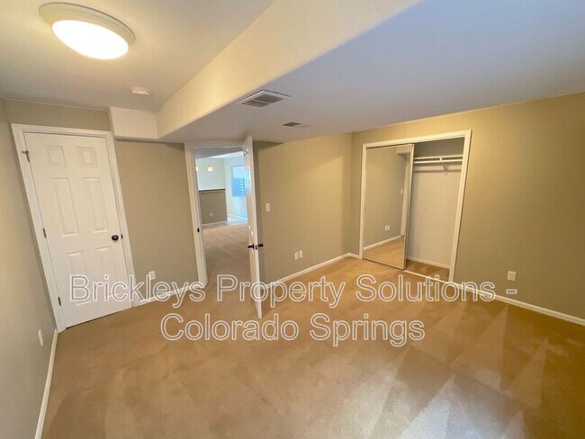 Building Photo - 7168 Prairie Wind Dr