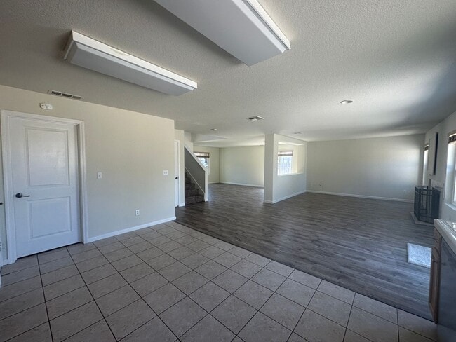 Building Photo - 1227 Kingfisher Dr