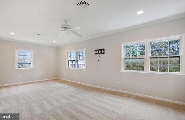 Building Photo - 7202 Heights Ct