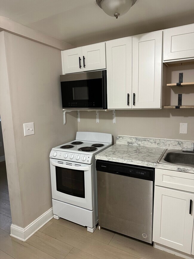 Kitchen area - 120 Chappell Rd SW