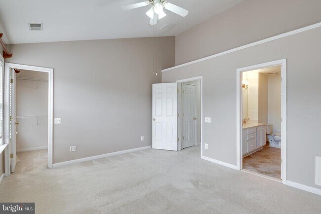 Building Photo - 43794 Virginia Manor Terrace
