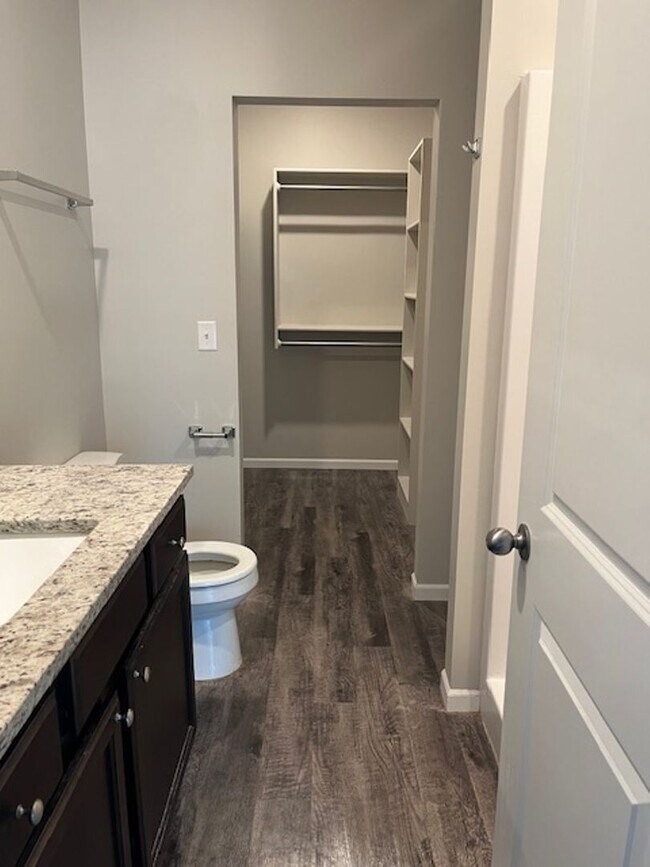 Building Photo - 3 Bedroom 2 Bath Duplex Located in Andover