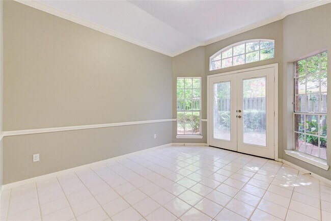 Building Photo - 16606 Shadow Path Dr