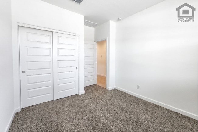 Building Photo - 40110 W Shaver Dr