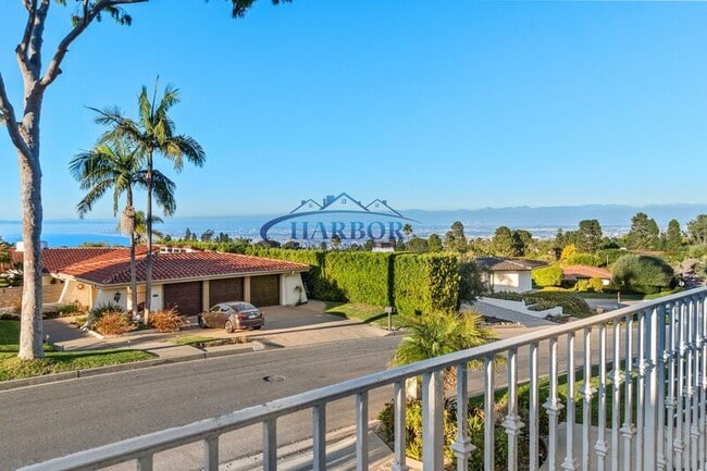 Building Photo - 1504 Vía Margarita