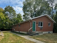 Building Photo - 1844 Hickorydale Dr