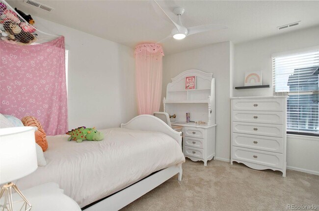 Building Photo - Lovely Newer 3 Bedroom Home