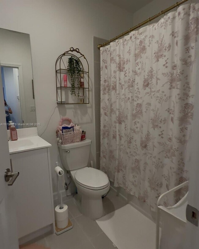 Building Photo - 2415 SE 23rd Rd