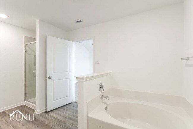 Building Photo - 2931 Jackson Smt