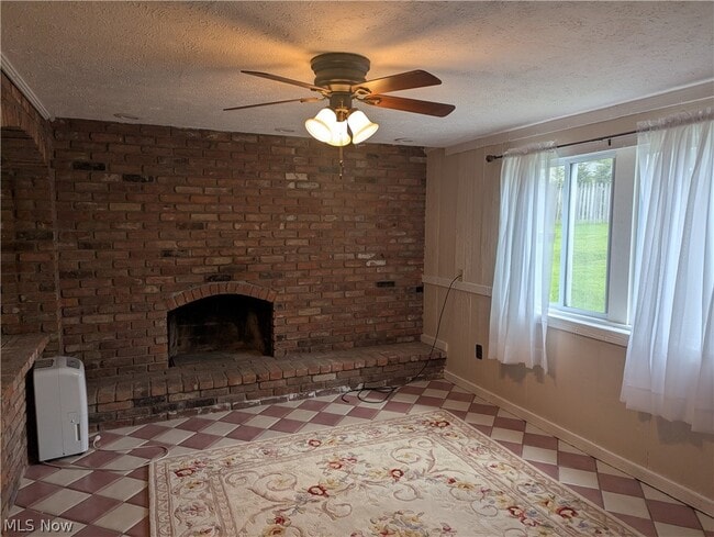Building Photo - 707 Bell Rd