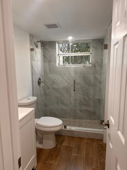 Building Photo - 8950 SW 69th Ct