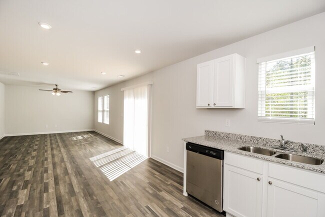 Building Photo - 146 Fields Crossing