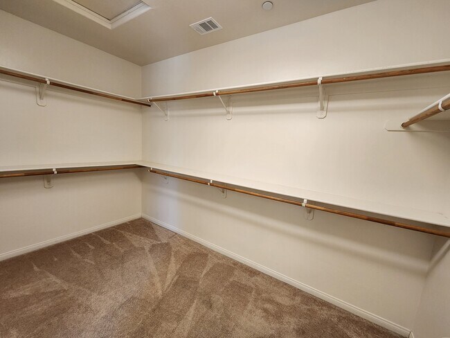 Building Photo - 2611 Barrowby St