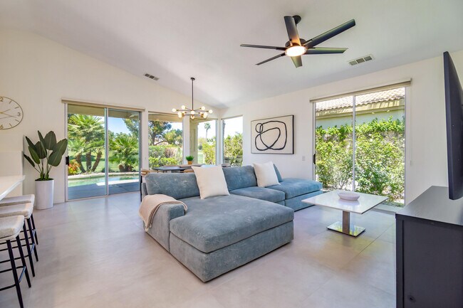Building Photo - 67568 S Laguna Dr