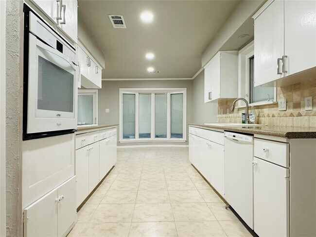 Building Photo - 5926 Par 4 Dr