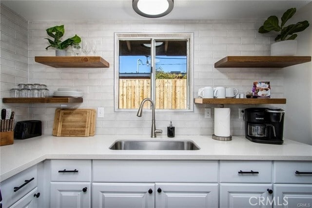 Building Photo - 6886 Hillview Rd