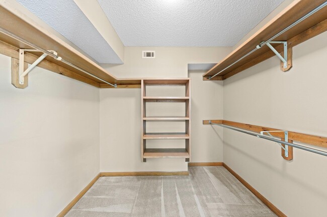 Building Photo - 406 Bally Way