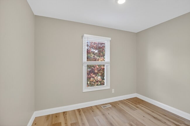 Building Photo - 3459 Howell Ct