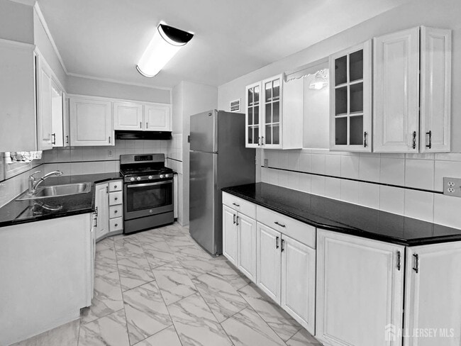 Building Photo - 117 Old Post Rd