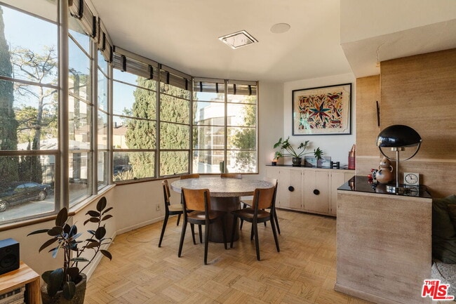 Building Photo - 1530 N Easterly Terrace