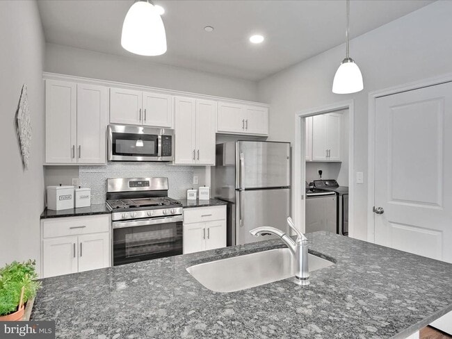 Building Photo - 108 Staplehill Ct