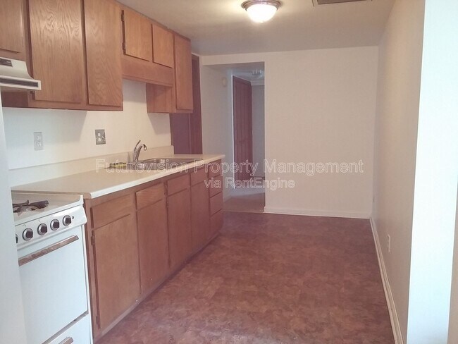 Building Photo - 1704 Belleview Ave