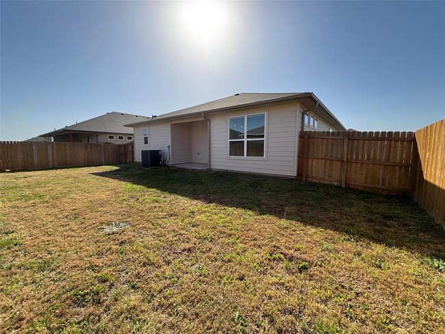 Building Photo - 722 Freedom Cir