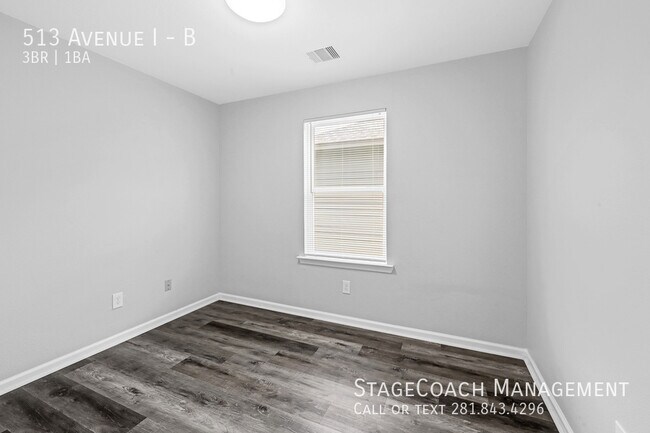 Building Photo - 513 Avenue I