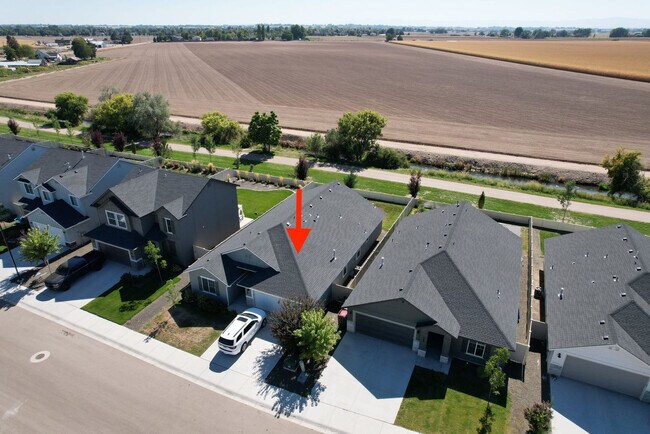Building Photo - 4985 W Grand Rapids Dr