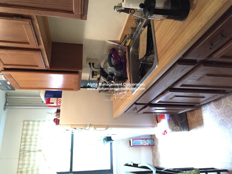 Building Photo - 349 Pleasant St