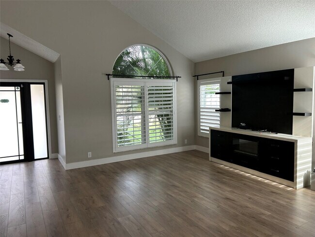 Building Photo - 7430 Ashley Shores Cir