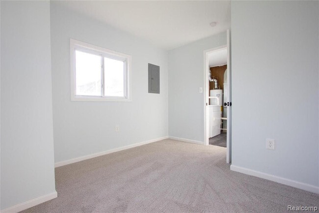 Building Photo - 1308 E Milton Ave