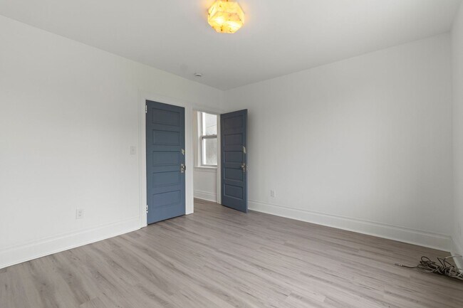 Building Photo - 5708-5710 Weldin