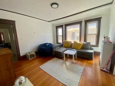 Building Photo - 100 W Adams St