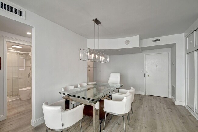 Building Photo - 2840 S Ocean Blvd