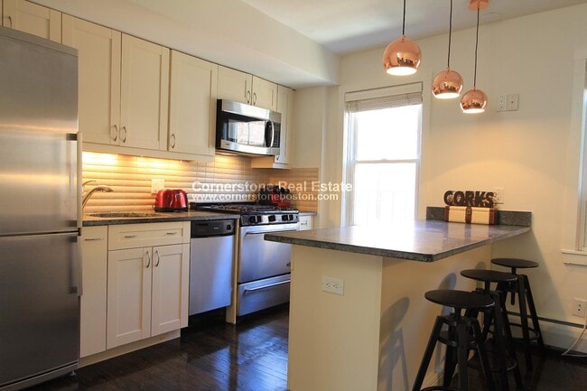 Building Photo - 39 Gray St