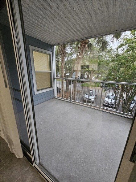 Building Photo - 2533 Grassy Point Dr