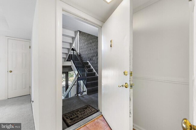 Building Photo - 81 Oakridge Dr