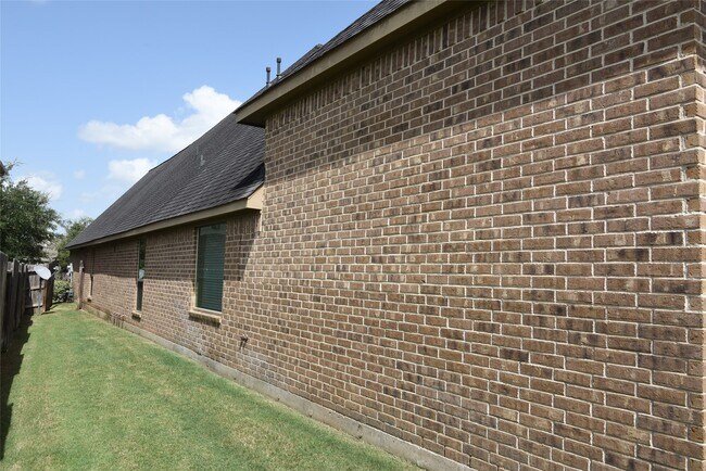 Building Photo - 5922 Solara Ledge Ln