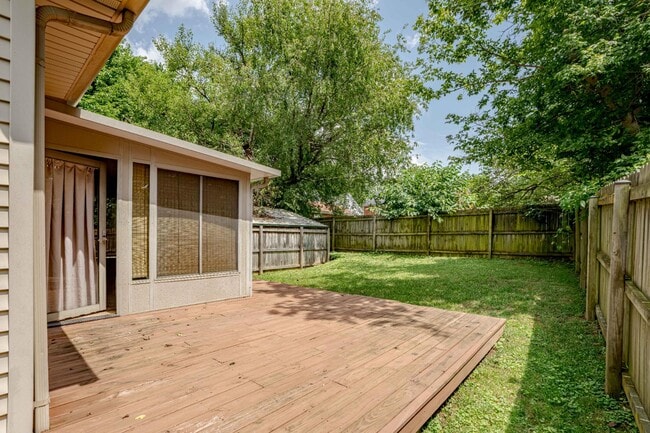 Building Photo - 511 Henry St