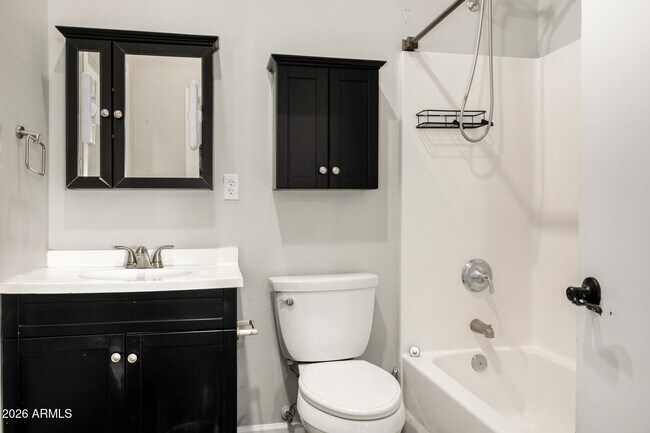 Building Photo - 2266 E Willis Rd