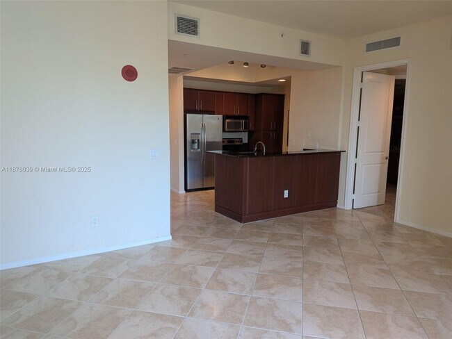 Building Photo - 403 S Sapodilla Ave