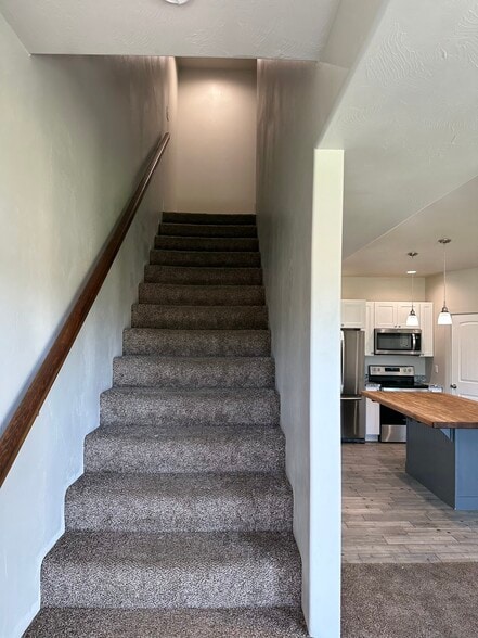 Building Photo - 187 Courthouse Way