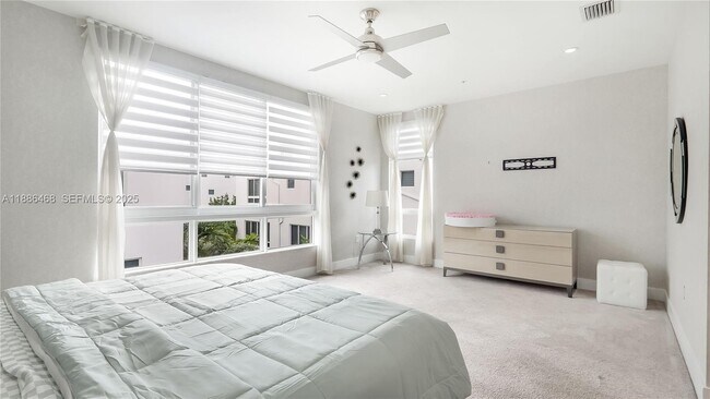 Building Photo - 6611 NW 105th Pl